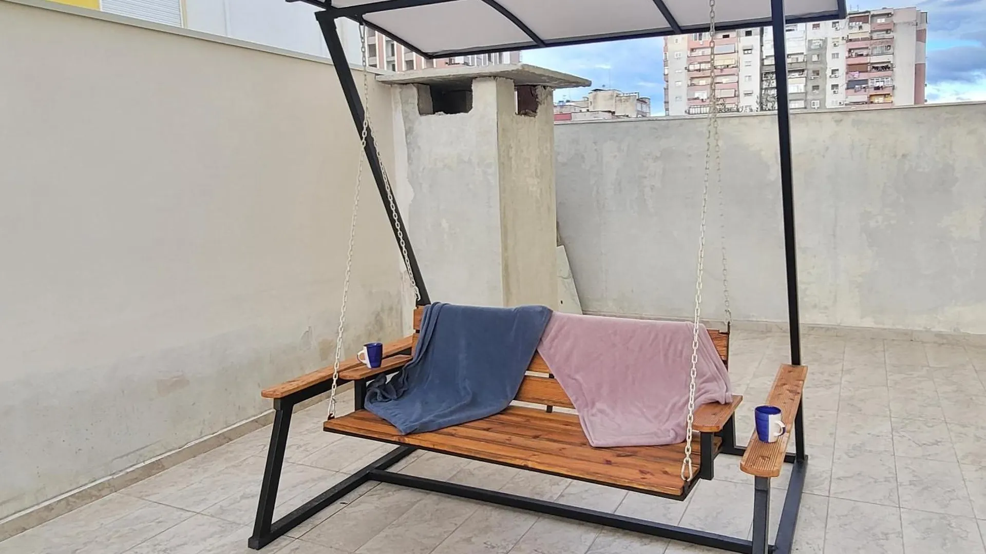 Hidden Gem, Modern 2Bedroom, Amazing Terrace-Free Parking-Your Home Away From Home Tirana Apartmán